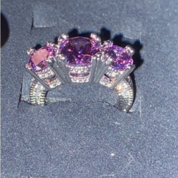 Deep, purple, silver plated fashion ring. - Picture 2 of 3